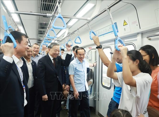 Tổng Bí thư Tô Lâm trải nghiệm thực tế Tuyến Metro số 1 (Bến Thành - Suối Tiên)